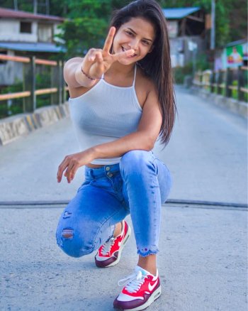 liz.andrade26 - BpvYuV7gz9J.jpg