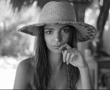 Screenshot-2018-1-11 Emily Ratajkowski ( emrata) • Instagram photos and videos.jpg
