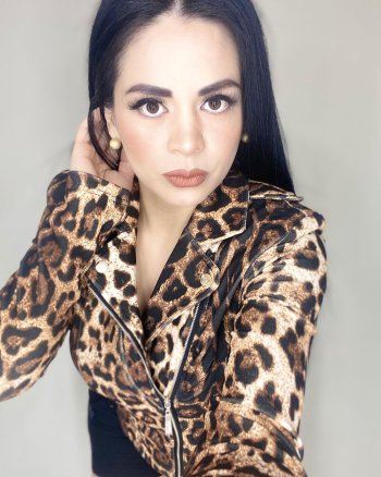 lesliemoscosooficial_109557918_2572219119774653_1882885886396481938_n (1).jpg