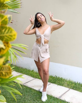 V A L E R I A  F L Ó R E Z on Instagram_ _SORTEO ⭐(JPG).jpg