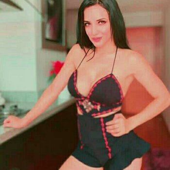 rosangela on Instagram_ _Cuál foto prefieres Comen_1(JPG).jpg