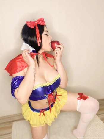 Leslie Moscoso_00.jpg