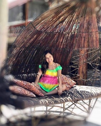 Lesly Aguila on Instagram_ ___ La aventura de la v_0(JPG).jpg