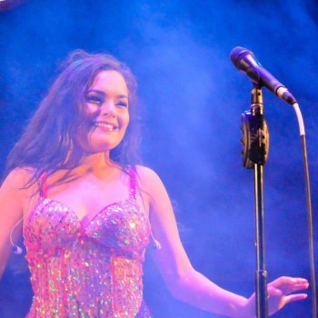 •-- L E S L Y   A G U I LA ------_Bnd3BJQHAHj.jpg