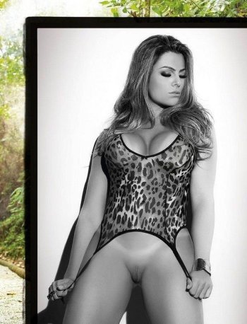 Revista SEXY - Brasil - Monique Amin0004-00.jpg