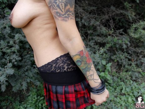 ADECANCINO LADT IN THE FOREST (8).jpg