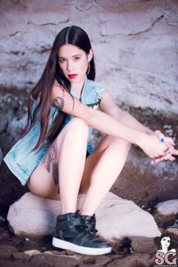 AELIN. BROKEN SHORE (1).jpg AELIN. BROKEN SHORE (1).jpg