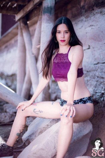 AELIN. BROKEN SHORE (2).jpg AELIN. BROKEN SHORE (2).jpg