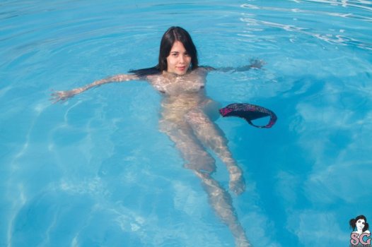 AELIN. DIVE IN (12).jpg