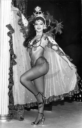 CLARITA CASTANA001 comercio.jpg